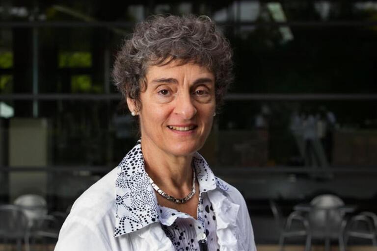 Headshot of Carla Shatz